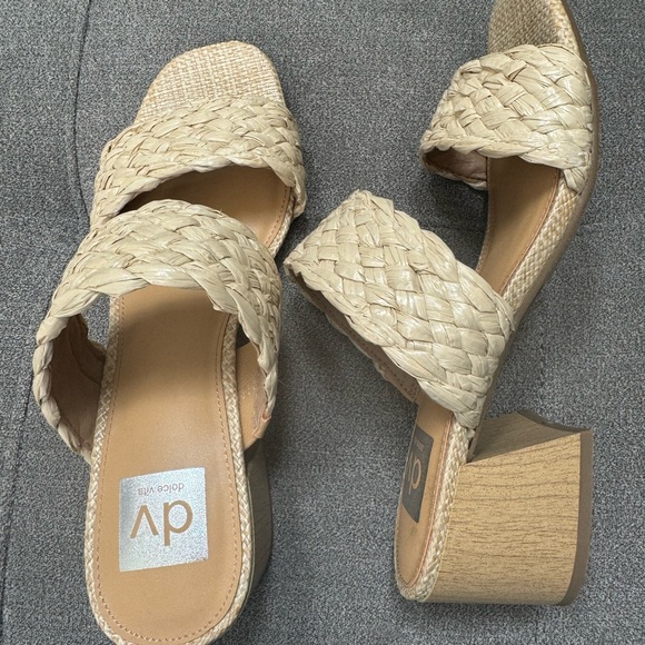 BRAND NEW Dolce Vita Bohemian Heels - Picture 2 of 4